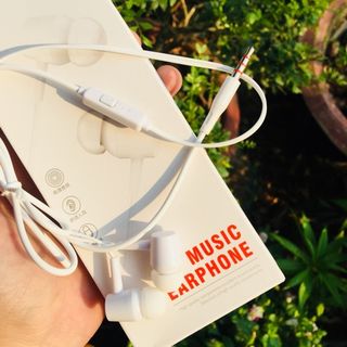 Tai nghe WK giắc tròn 3.5mm L2 có mút chống ồn