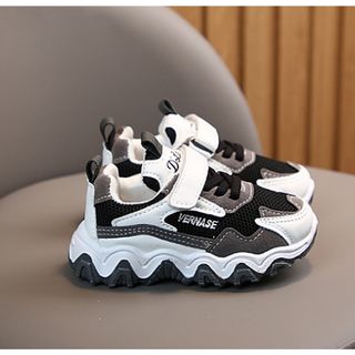 Giày thể thao bé