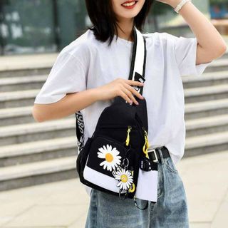 Túi đeo chéo nam nữ hình pikachu và hoa cúc kèm phụ kiện