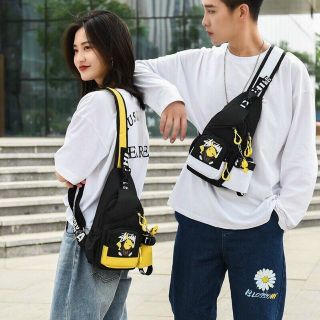 Túi đeo chéo nam nữ hình pikachu và hoa cúc kèm phụ kiện