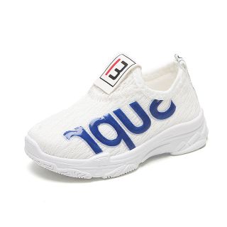 Giày thể thao cho bé