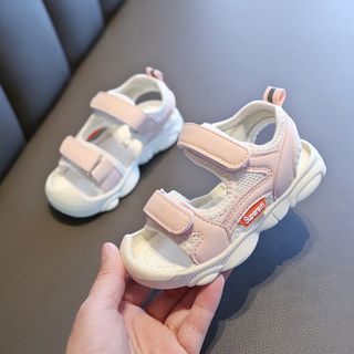 Giày sandal bé gái