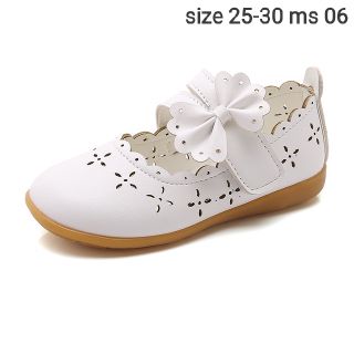 Giày trẻ em bé gái