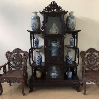 Tủ bày đồ gỗ