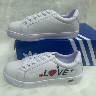 Giày thể thao nữ love