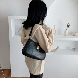 Túi Kẹp Nách Khóa Vuông Vân Da Rắn Cực Đep