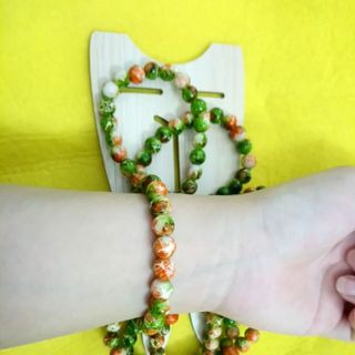 Chuỗi đeo tay phong thủy 8li màu đẹp y hình