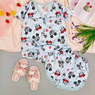 Đồ ngủ đồ mặc nhà đùi cổ V ren Họa tiết chất lụa hàng việt nam
