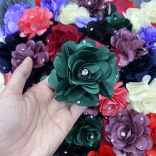 HOA CÀI ÁO HÌNH BÔNG HOA GẮN HẠT ĐỦ MÀU