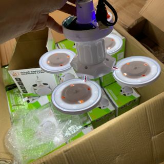 sẵn hàng luôn hót BÓNG ĐÈN TÍCH ĐIỆN NĂNG LƯỢNG 5 BÓNG Có thể sạc bằng đầu sạc điện hoặc khi có ánh sáng mặt trời mang ra phơi sạc đều ok ( bao giá sỉ) dẵn kho tohcm