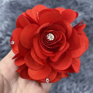 HOA CÀI ÁO HÌNH BÔNG HOA GẮN HẠT ĐỦ MÀU