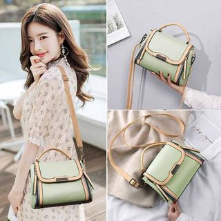 Túi xách đeo chéo phối màu viền khóa 2 bên ( size 22x20cm )