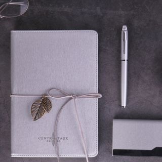 In logo theo yêu cầu BỘ Quà tặng văn phòng phẩm ( sổ tay , bao bút , hộp thẻ card
