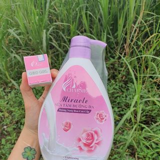 SỮA TẮM DƯỠNG DA CHARME MIRACLE - 1000ml