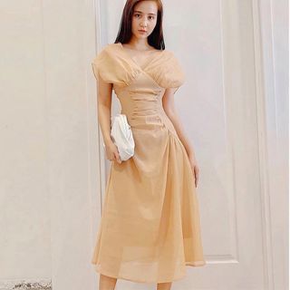 Đầm voan nude nhún ngực 1 màu