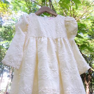 Váy trẻ em ren nổi