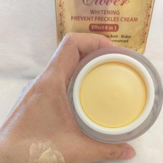 kem trị nám CLOVER