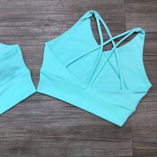 Áo tập 3 lỗ chéo dây vn