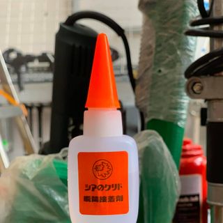 Keo Dán 502 Cyanoacrylate không tạo khói ( Tên dân dụng: Keo Dán Mica , Keo Dính Sư Tử Cam )