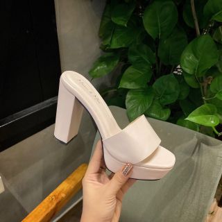 Dép Cao Gót Quai Ngang Gót Trụ