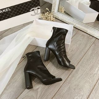 Giày bot da hở mũi cao gót