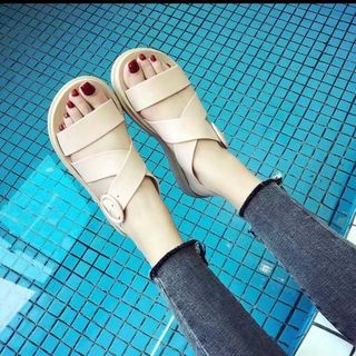 Giày sandal nhựa đi mưa