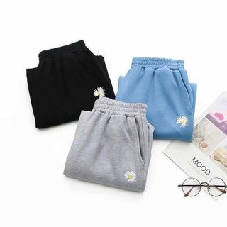 Quần nỉ bo chân thêu hình bông cúc dễ thương