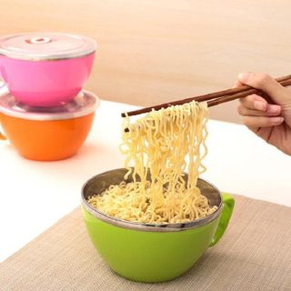Tô inox Đa Năng 900ml Có Tay Cầm Và Nắp (giao màu ngẫu nhiên)