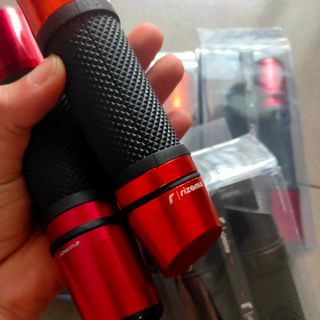 BỌC TAY LÁY XE MÁY GÙ