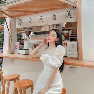 Đầm trắng phối voan nơ ngực