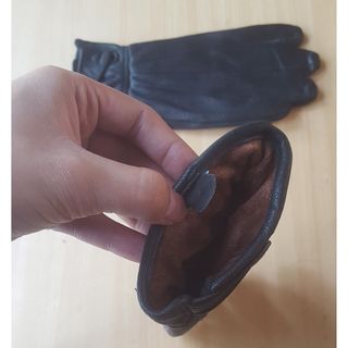 Găng Tay Da Dê Cài 2 Khuy Nam Màu Đen Đi Mưa Thoải Mái, Dễ Lái Xe - Không Bong, Không Nổ - Bảo Hành Da Thật 3 Năm