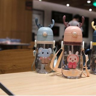 Bình Nước Nhựa Sừng Hươu Có Dây Đeo 500ml