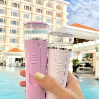 Xịt khoáng cầm tay mini