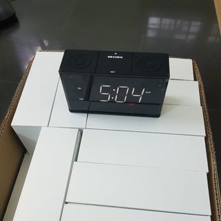 Loa Bluetooth có đèn Led, báo thức