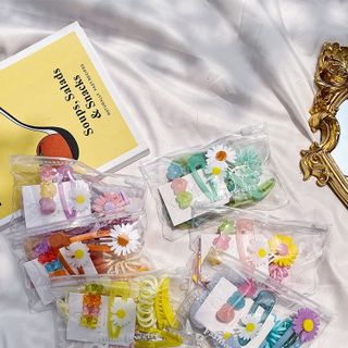 Set 6 Kẹp Tóc Và Vòng Buộc Tóc Hoa Cúc
