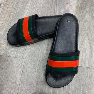 Dép Lê Bảo Bình