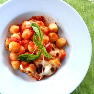 Sốt mỳ ý (sốt mì ý) vị cà chua và quế tây truyền thống - Traditional Italian Tomato and Basil pasta sauce (200gr)