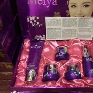 Kem trị nám meiya tím Nhật bản