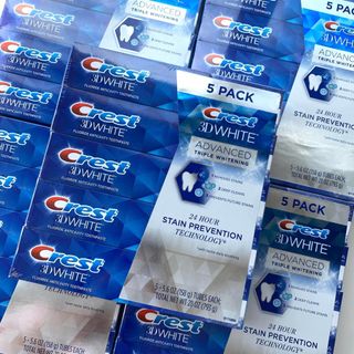 Kem đánh răng Crest 3D White Advanced Whitening 158g