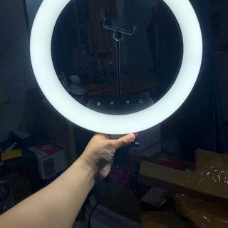 Đèn livestream size 36cm, 1 kẹp cao cấp, có điều khiển từ xa, cổng sạc usb và cảm ứng