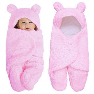 Ủ chân lông cừu cho bé yêu