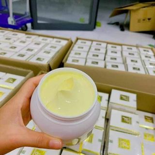 Kem body A bao trắng k bết rích có sẵn giá đẹp