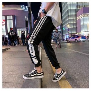 Quần jogger da cá cá tính