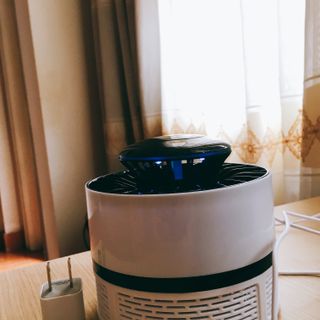 [Thanh lý nghỉ bán] Máy bắt muỗi dạng trụ sang trọng