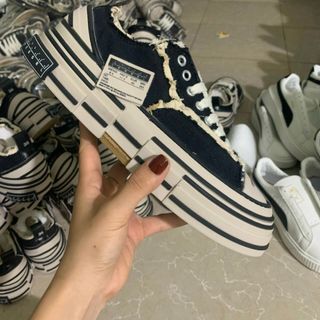 giày thể thao xvessel rách hot trend 2020