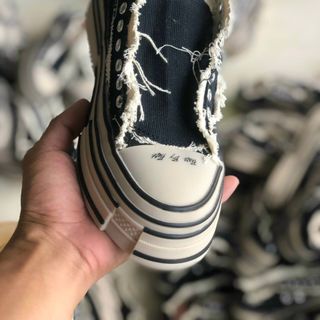 giày thể thao xvessel rách hot trend 2020