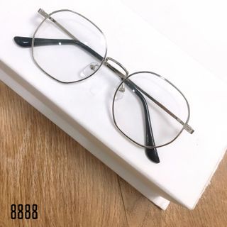 KÍNH GIẢ CẬN 8888