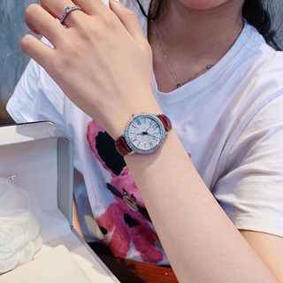 Đồng hồ nữ Jenoti sành điệu