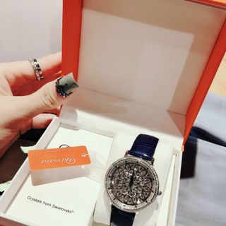 Đồng hồ Davena nữ - Bling Bling dây navy đẹp xuất sắc