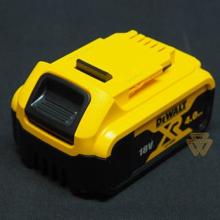 Bộ Máy Khoan Búa Động Lực Pin 18V Dewalt DCD796M2-B1